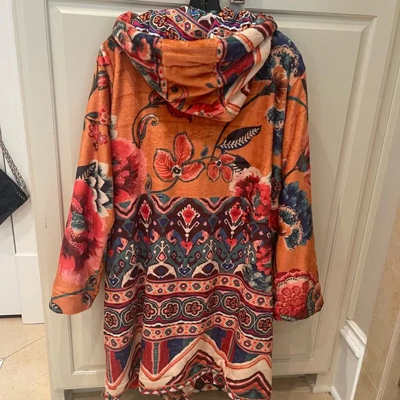 Snuggly Johnny Was hooded long coat/jacket, size L.